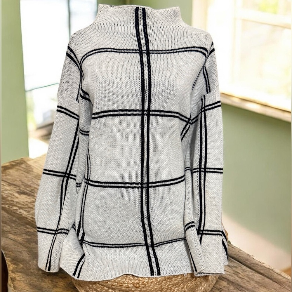 Cream & Black Plaid Knit Sweater – Cozy Longline Fit